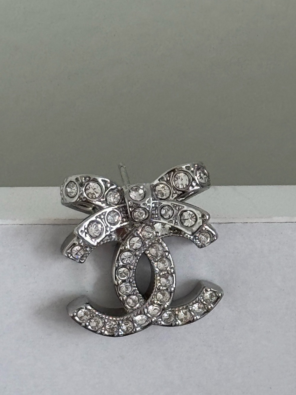 Chanel 2023 bow rhinestone earring ( SINGLE ONLY )